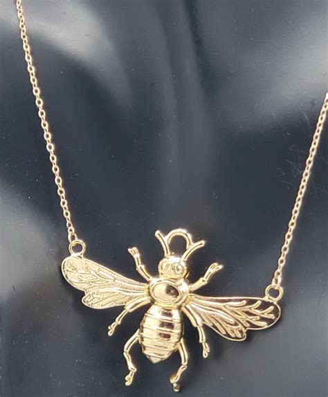 bumble bee necklace gucci|gucci sunglasses with bee.